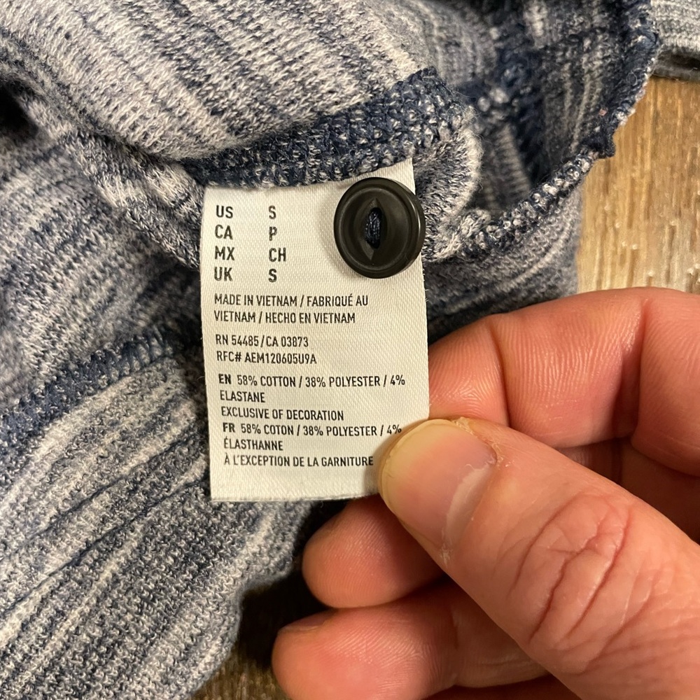 American Eagle blue Henley size Small - Picture 3 of 8